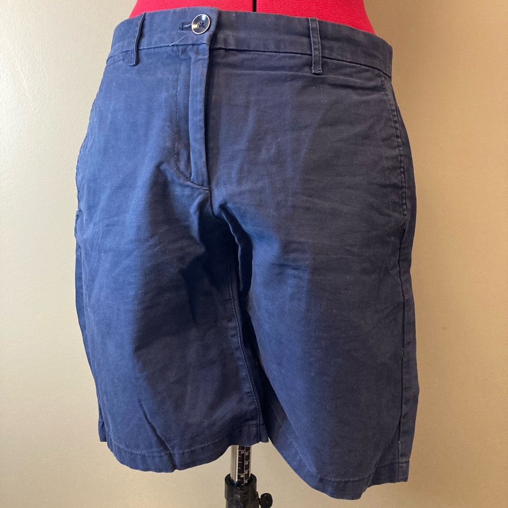 Khakis by GAP Women’s Boyfriend Roll-Up Navy Shorts Size 2